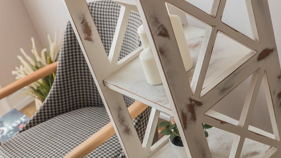 Ekot Raf, Üçlü, Beyaz Eskitme