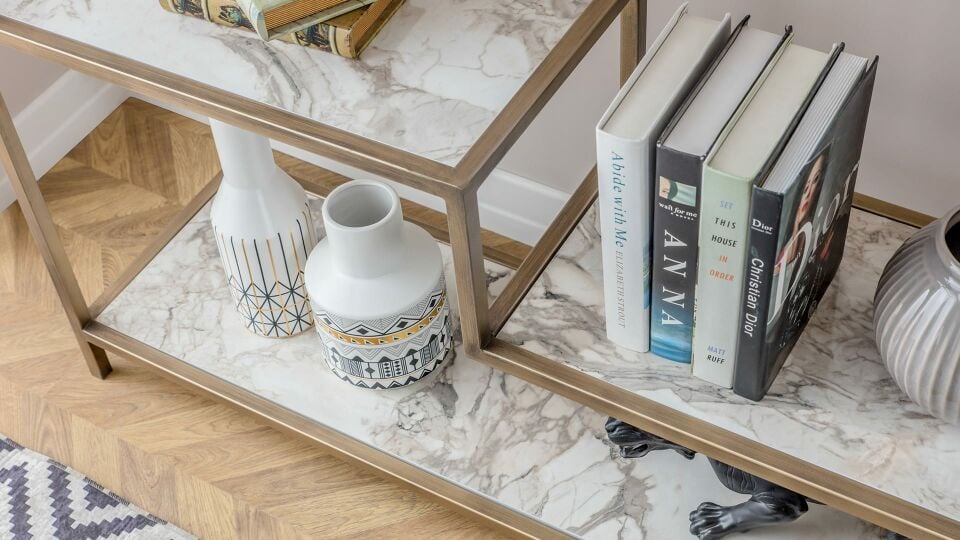 Tura Kitaplık Altın Eskitme