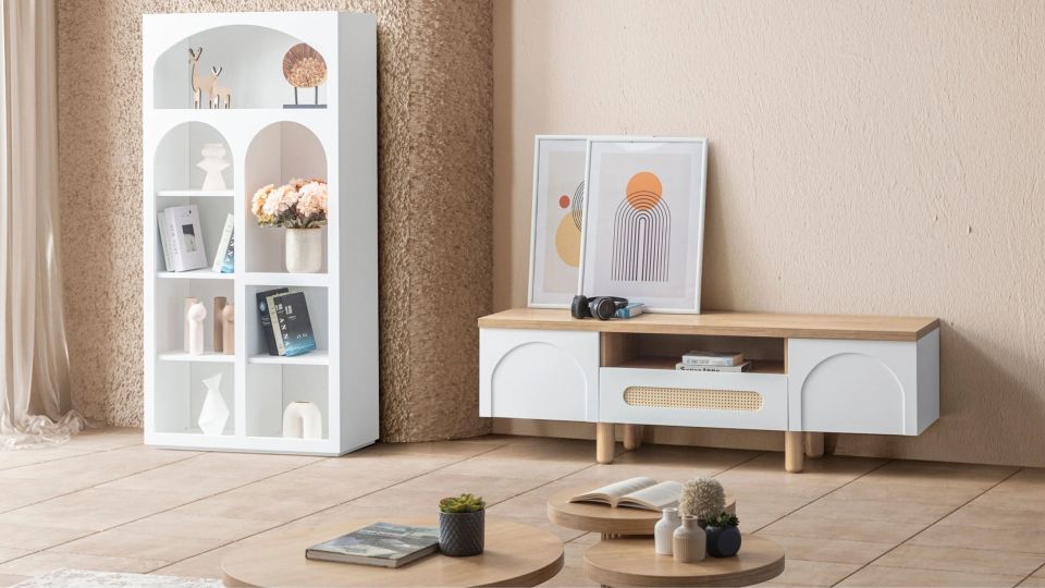 Logo Beyaz Tv Sehpası