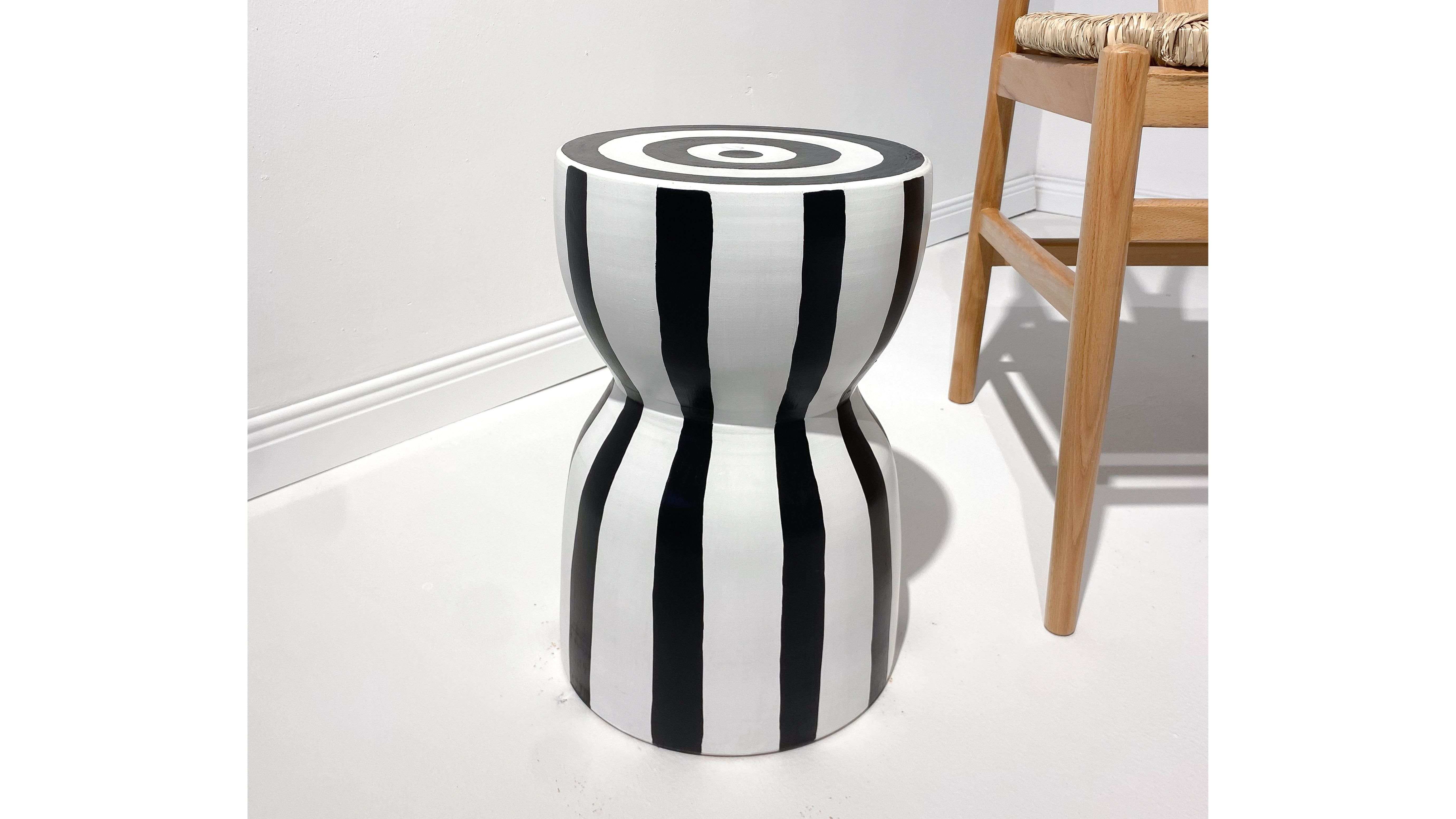 Noya Seramik Sehpa Siyah Beyaz Çizgili