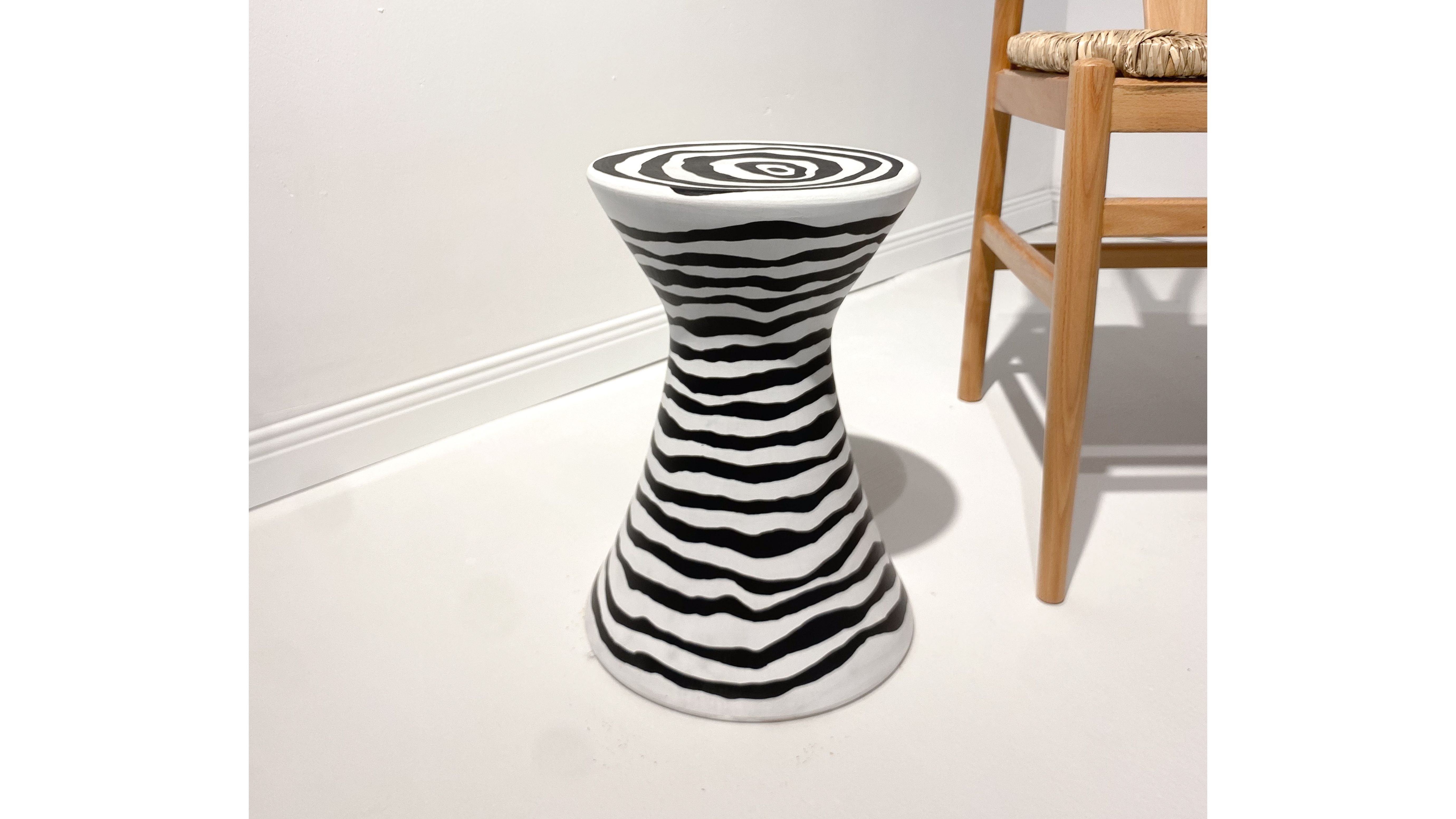 Luna Seramik Sehpa Siyah Beyaz Çizgili